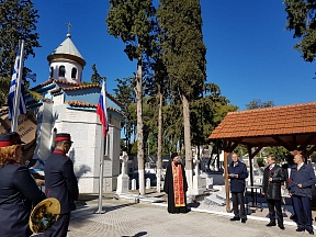 Χαιρετισμός του Πρέσβη της Ρωσίας στην Ελλάδα Αντρέι Μάσλοβ στο Ρωσικό νεκροταφείο στο δημοτικό κοιμητήριο Ανάστασης στον Πειραιά (10 Φεβρουαρίου)